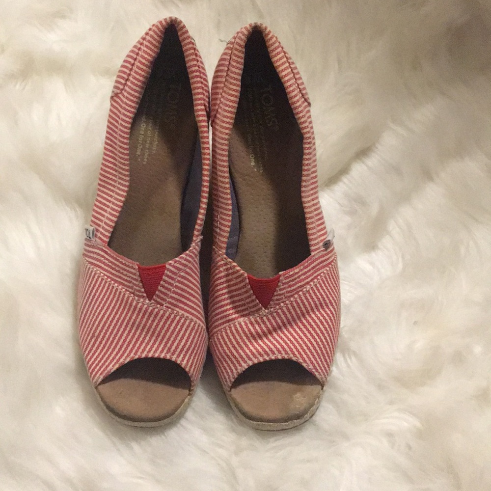 Toms - Picture 2 of 4